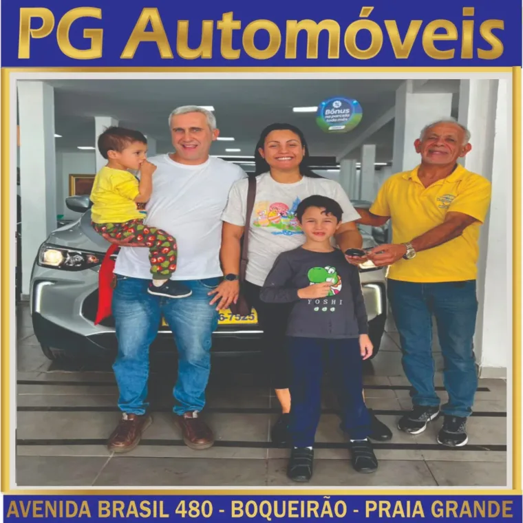 Entrega com a família presente na PG Automóveis